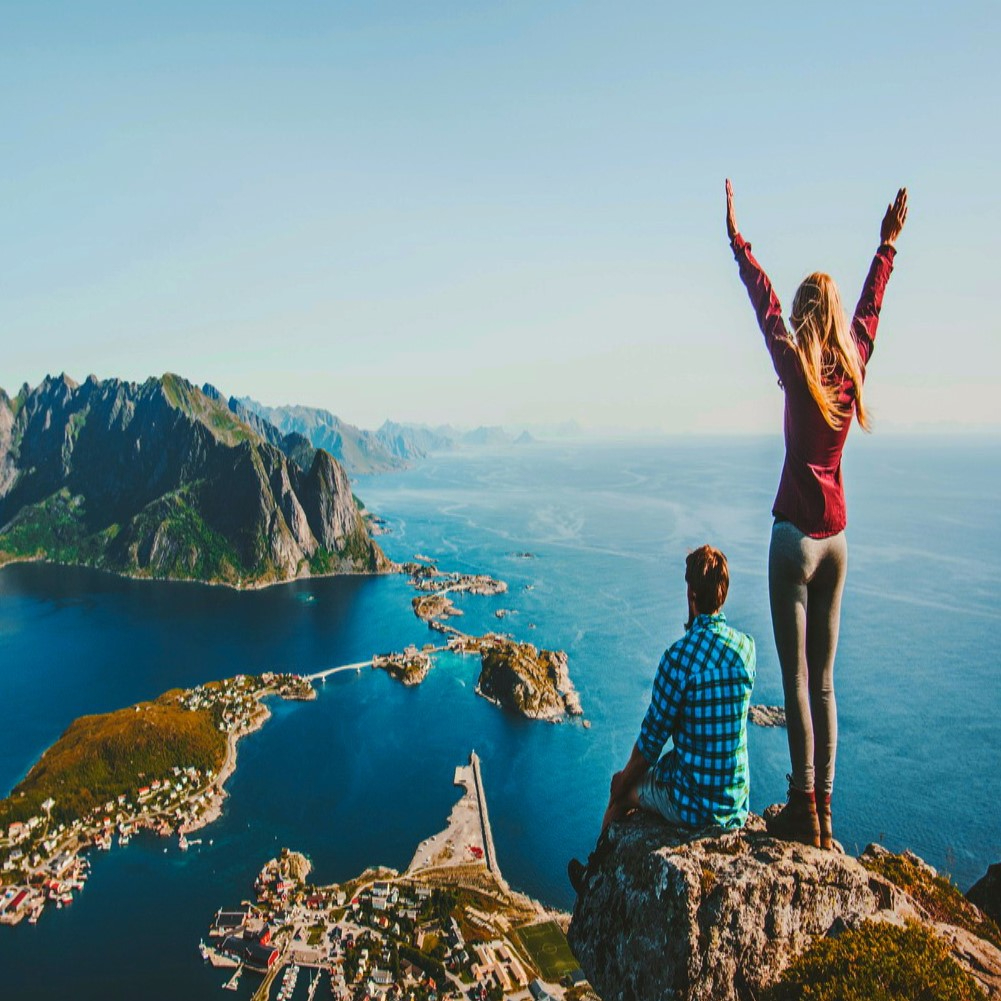 To travel is to live